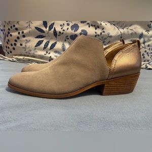 Frye and Co. Two Toned Booties Size 9M